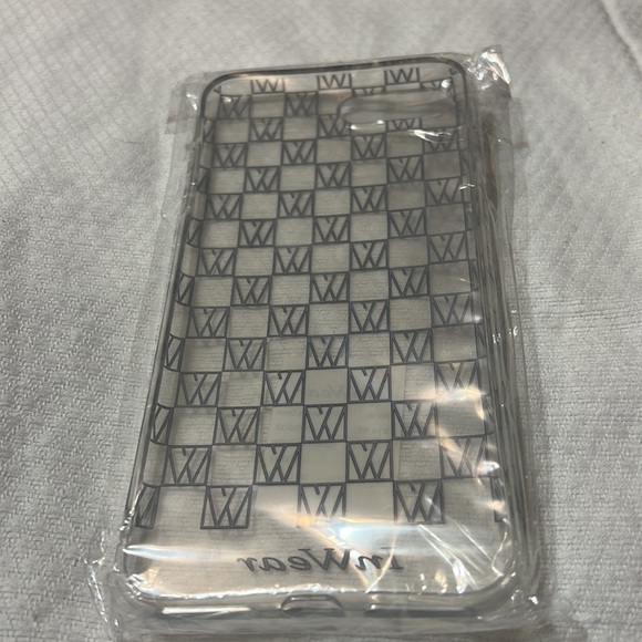 BNWT InWear Clear W’s IPhone 7/8 Plus Case ***$5 FINAL SALE*** - Picture 3 of 3